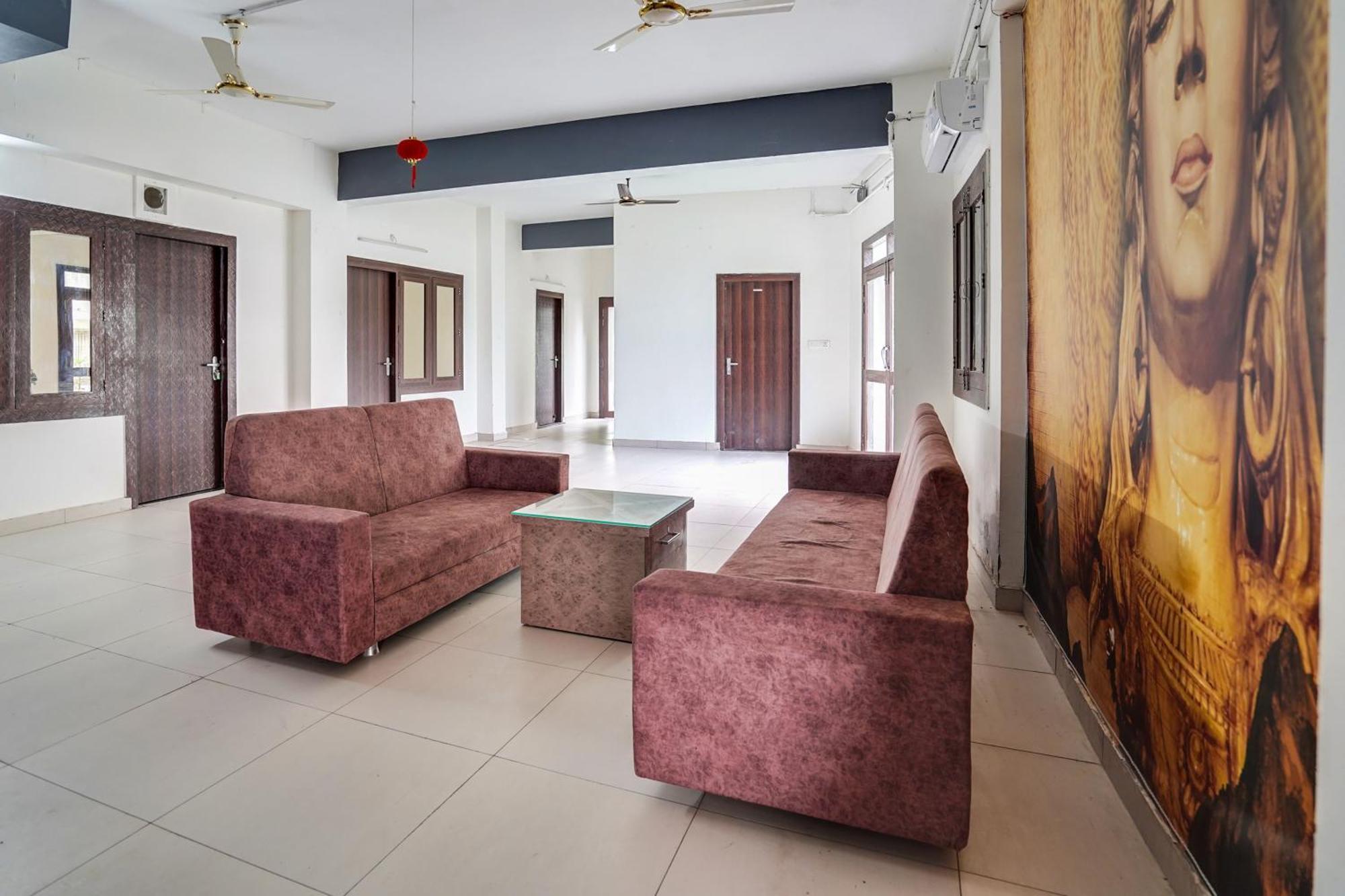 Super Townhouse Tapovan Екстер'єр фото