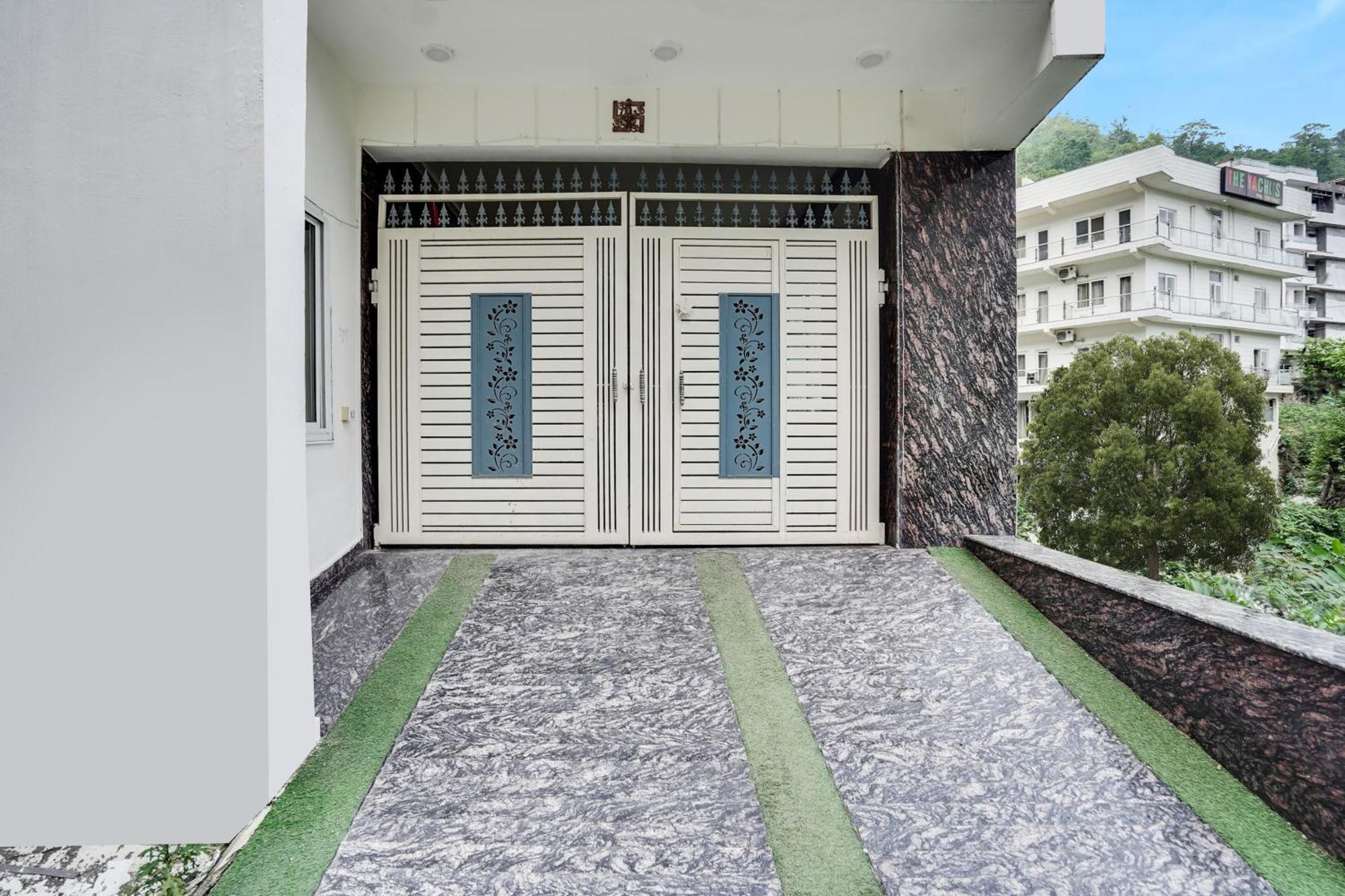Super Townhouse Tapovan Екстер'єр фото