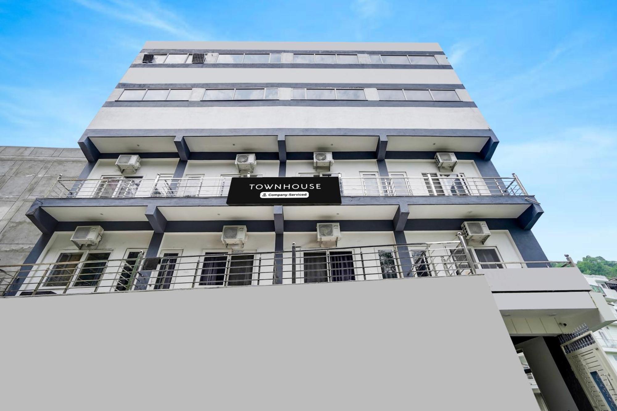 Super Townhouse Tapovan Екстер'єр фото