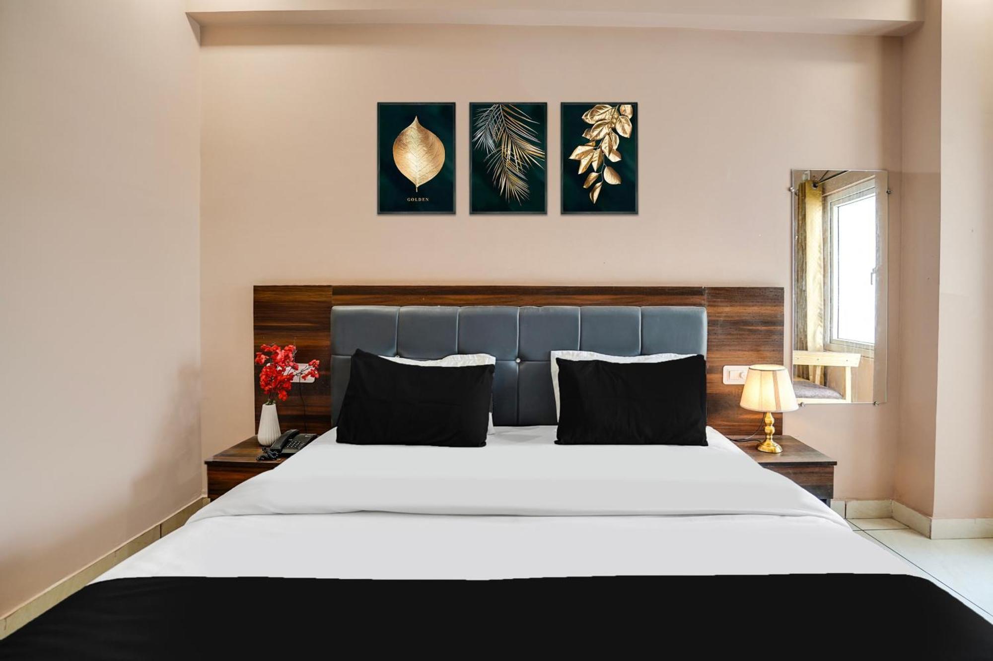 Super Townhouse Tapovan Екстер'єр фото