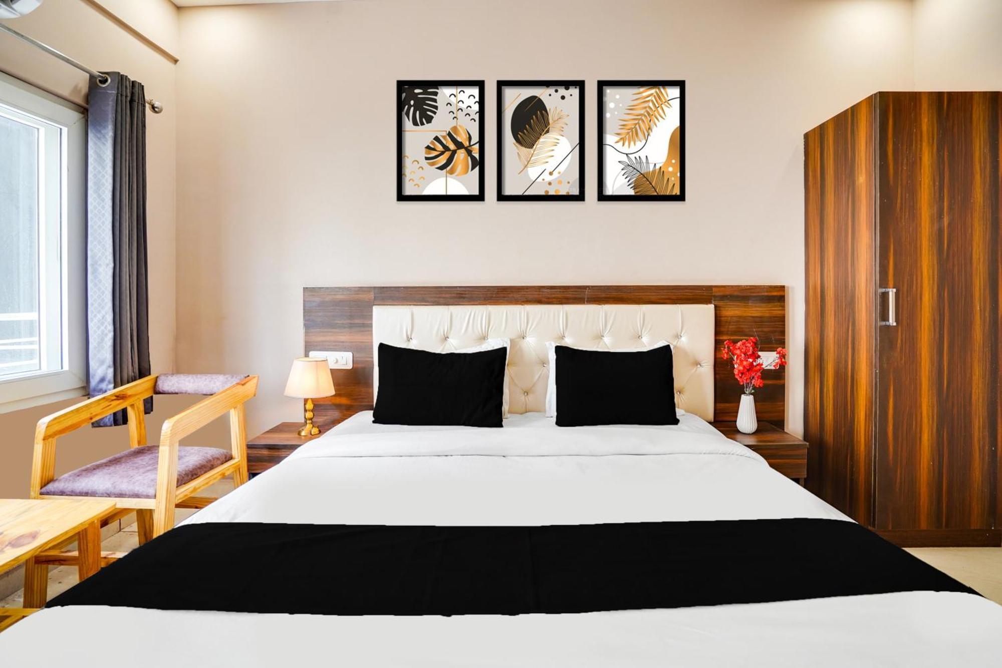 Super Townhouse Tapovan Екстер'єр фото